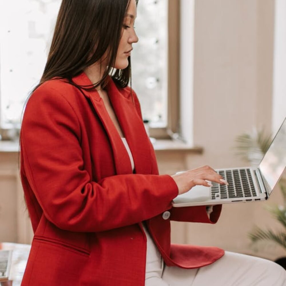 Money! Money! Pass me the Money! (Top 8 Ways to Earn Extra Income!)